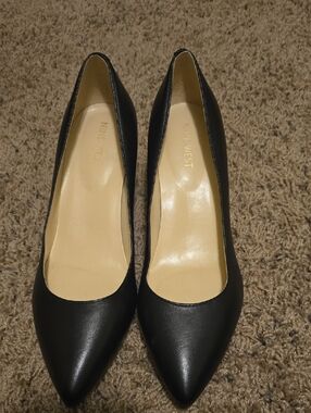 Nine West Black Pointed Toe Leather Pumps